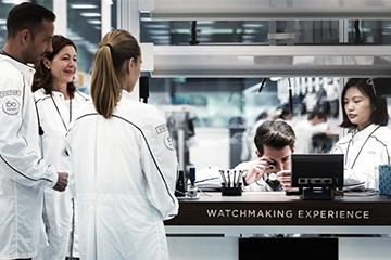 杭州江诗丹顿手表起雾了维修